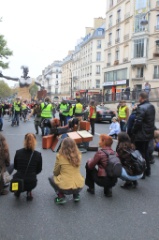 Rue Libre! Paris 2016 105 * 5184 x 3456 * (6.8MB)